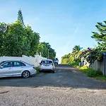 Appartement d\'une chambre avec piscine partagee jardin et wifi a Sainte Anne a 3 km de la plage